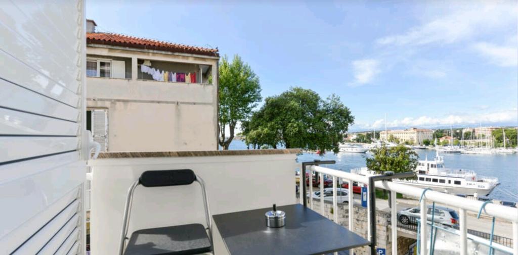 Lavender Apt. W. Balcony In Old Town Zadar Luaran gambar
